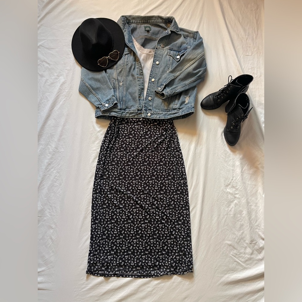 Black Floral Midi Skirt - Casual Everyday Style
